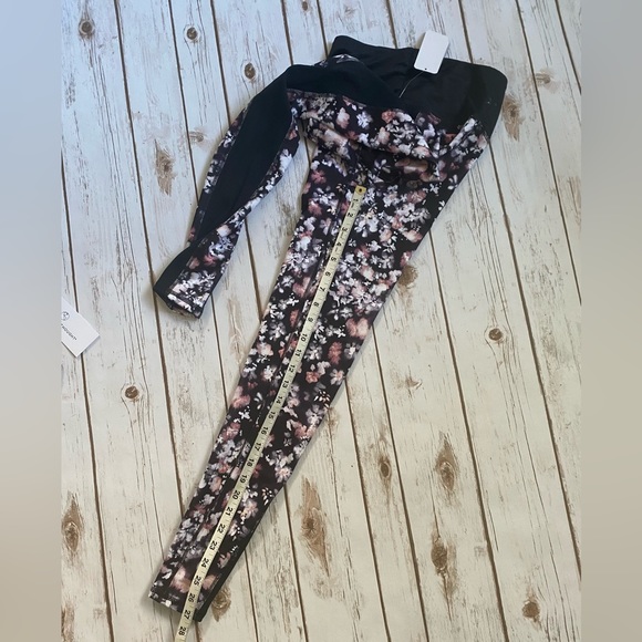 High Waisted Floral Leggings - Picture 11 of 13